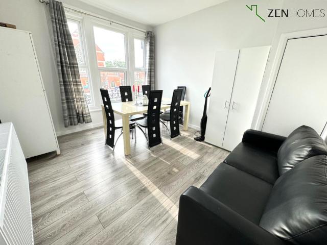 apartment in Green Lanes, London