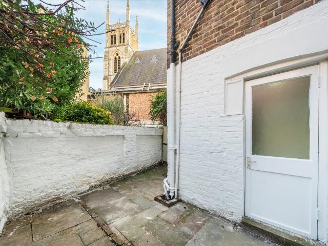 apartment in Greenside Road,, W12
