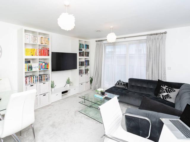 apartment in Grover House, Embankment