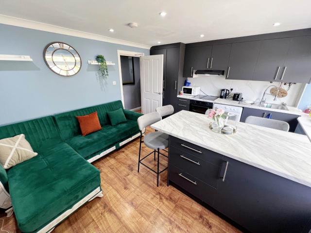 apartment in Downs Road, Luton