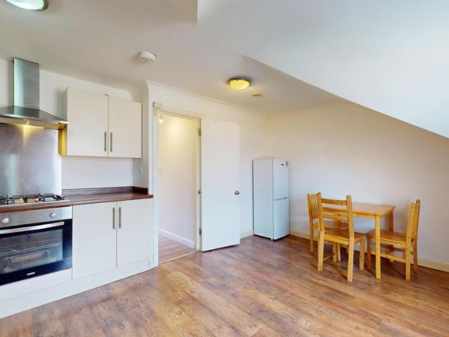 apartment in Daleview Road, Flat 3, London, N15 6PL