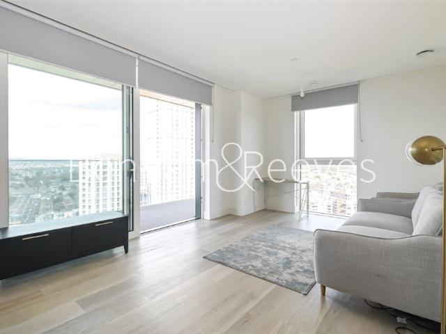 apartment in Daneland Walk, London, N17