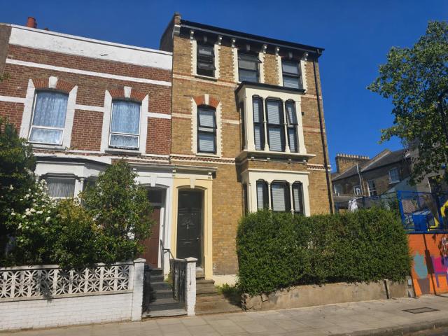 Apartment In Darville Road, London N16