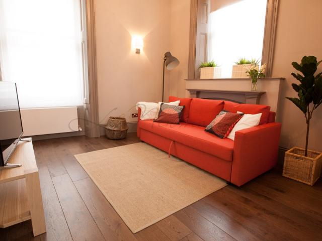 apartment in Emperor's Gate, Kensington, SW7