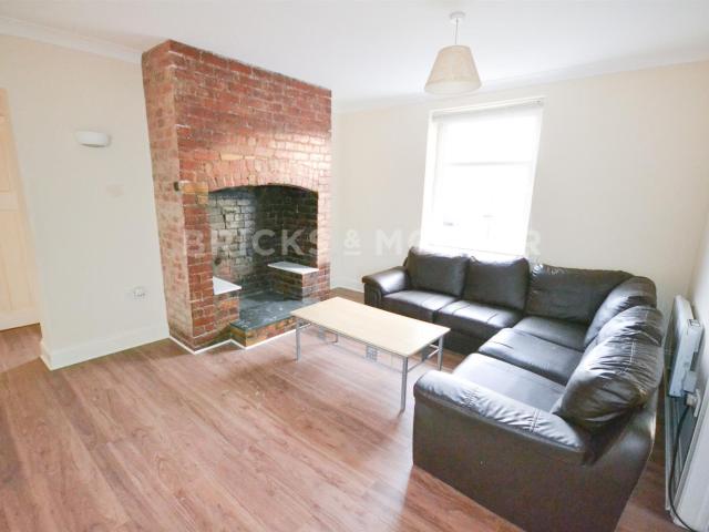 apartment in Earsdon Road, Shiremoor, Newcastle Upon Tyne, NE27