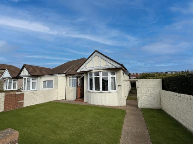 Apartment In East Rochester Way, Sidcup Da15