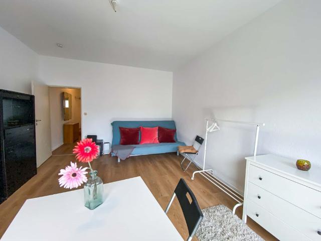 Apartment in Erlenstraße, Berlin for 43 m² with 1 bedroom