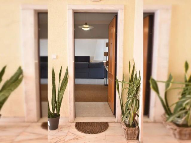 Apartment in Estrada da Rocha, Linda a Velha for 100 m² with 2 bedrooms