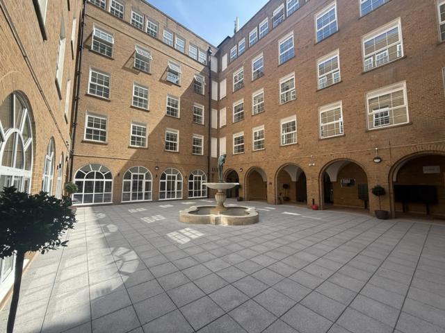 apartment in Fountain Court Steelhouse Lane