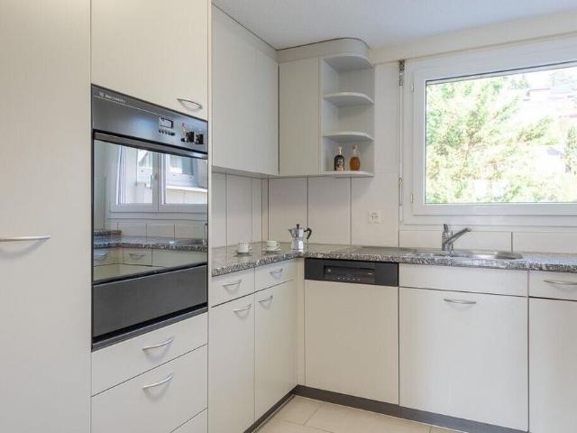 Apartment in family friendly neighborhood