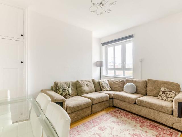 apartment in Field Road