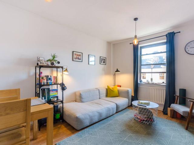 apartment in Fife Road
