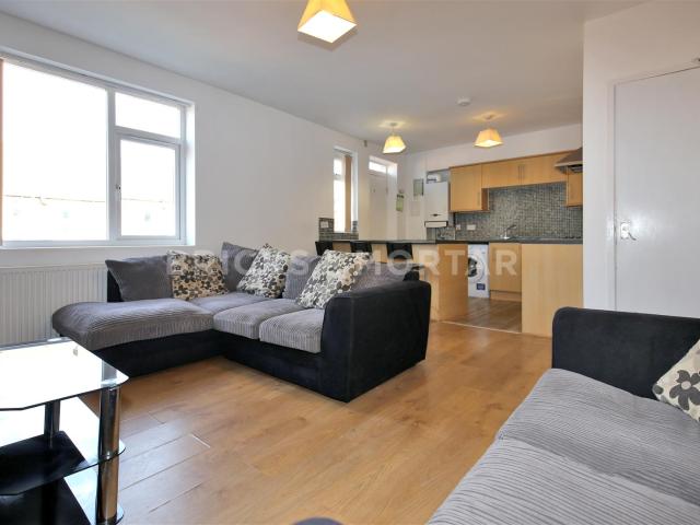 apartment in Fifth Avenue, Heaton, Newcastle Upon Tyne,NE6