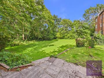 apartment in Finchley Park, London, N12 9JR