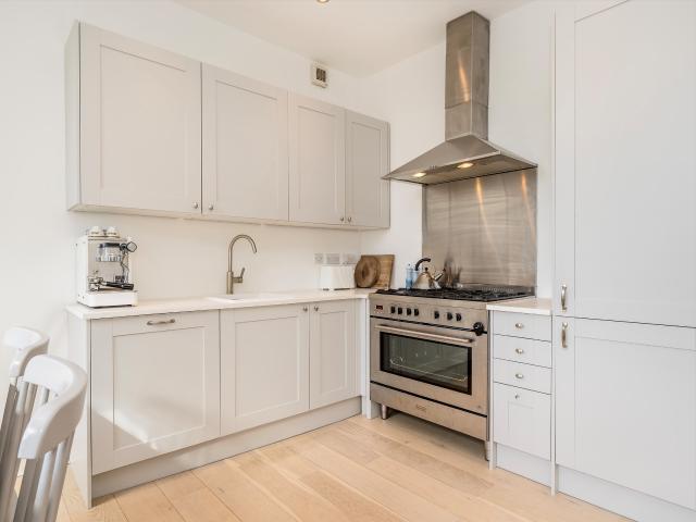 apartment in Finborough Road, Earls Court Road, SW10