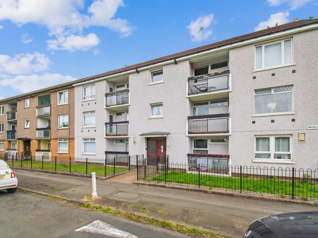 apartment in Flat 0/1 Tarfside Gardens, Glasgow, G52 3AA
