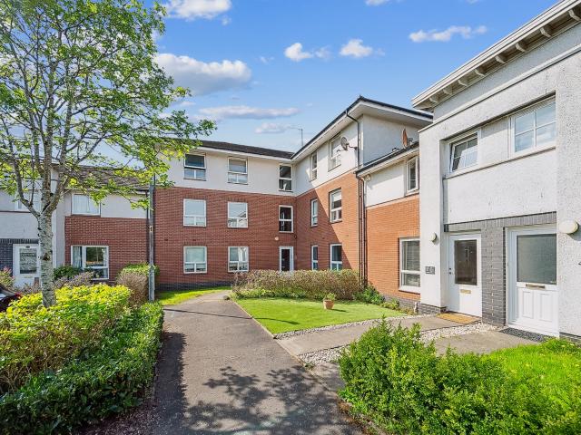 apartment in Flat 1 3 Strathblane Gardens, Anniesland, Glasgow, G13 1BF