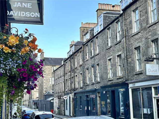 apartment in FLAT 1FR, 49 Thistle Street, New Town, Edinburgh, EH2 1DY