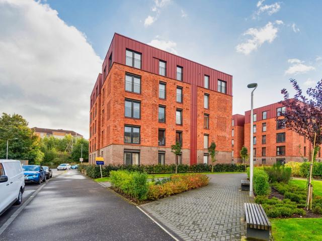 apartment in Flat 2/1 Greenholme Street, Cathcart, Glasgow, G44 4DX