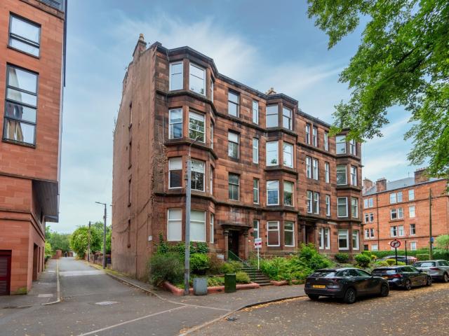 apartment in Flat 2/2 Queensborough Gardens, Glasgow, G12 9RU