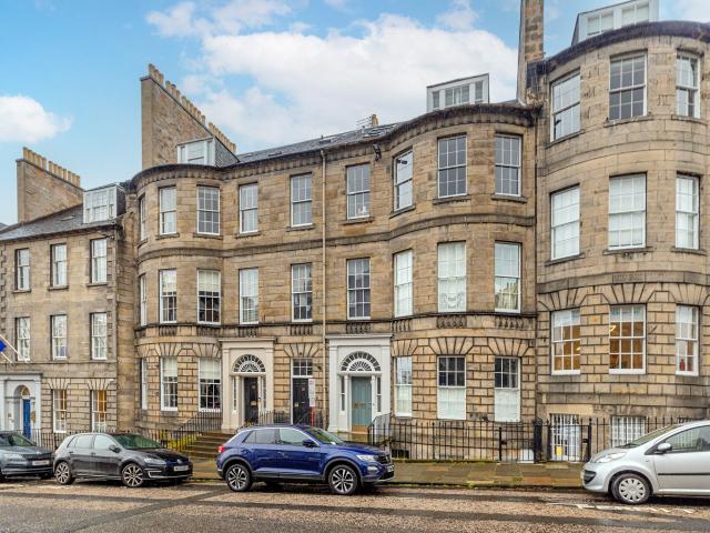 apartment in Flat 2, 59 North Castle Street, Edinburgh, EH2 3LJ