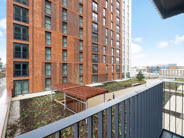 apartment in Francis House, Maidenhead, SL6 1TY