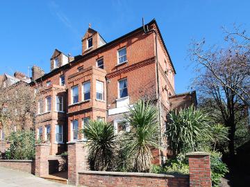 apartment in Frognal
