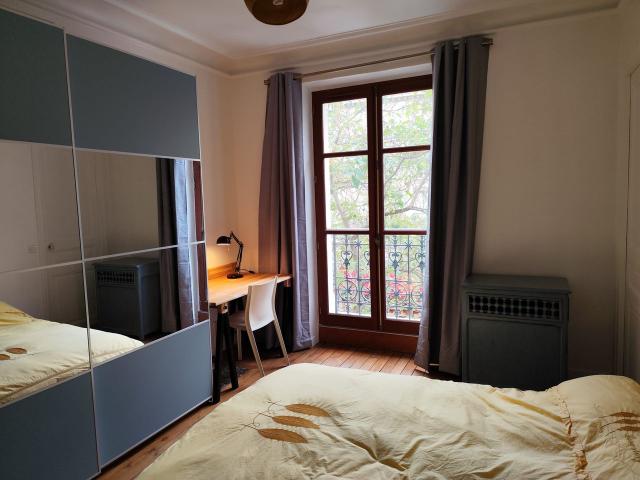 Apartment in front of the Buttes Chaumont, Paris Amsterdam Apartments for Rent