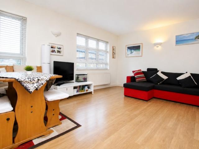 apartment in Fuscia Court, Elvedon Road, FELTHAM