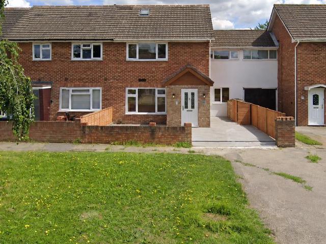 Apartment In Keats Way, West Drayton Ub7
