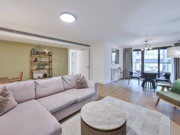 apartment in Kensington High Street, London, W8