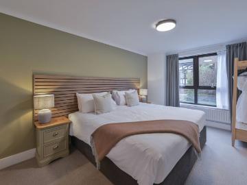 apartment in Kensington High Street, London, W8