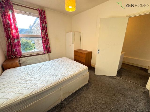 apartment in Kitchener Road, London