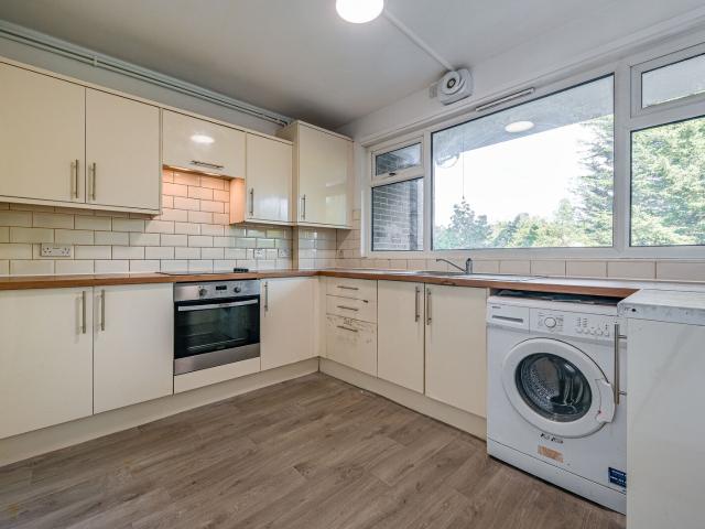 apartment in Kidbrooke Park Close