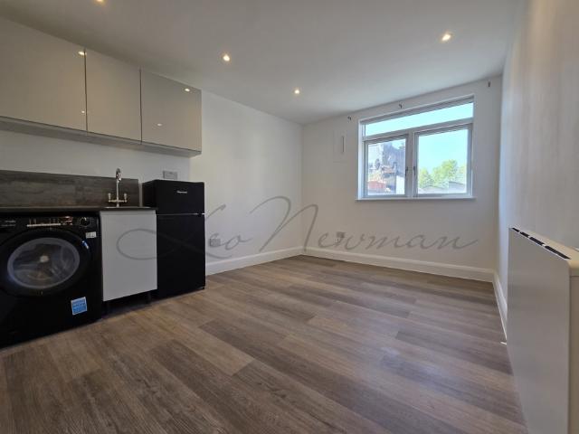 apartment in Kilburn High Road, Kilburn, NW6