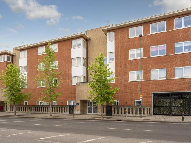 apartment in Kingston Road