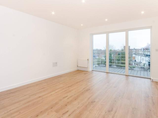 apartment in Kingston Road