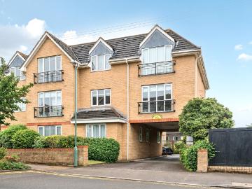 apartment in Kingston Upon Thames