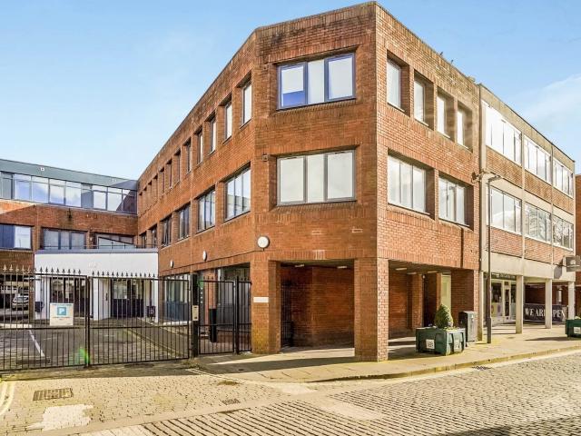 apartment in Kings Court George Street, HP20