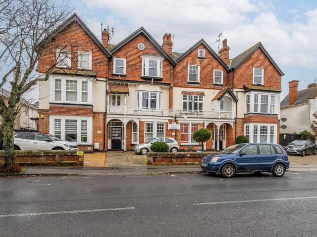 apartment in Kirkley Cliff Road, Lowestoft