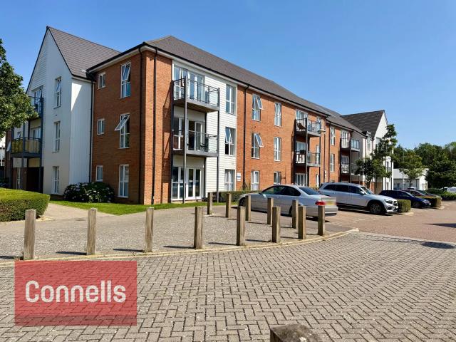 apartment in Holmbush Mews