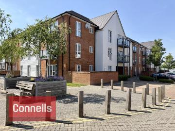 apartment in Holmbush Mews