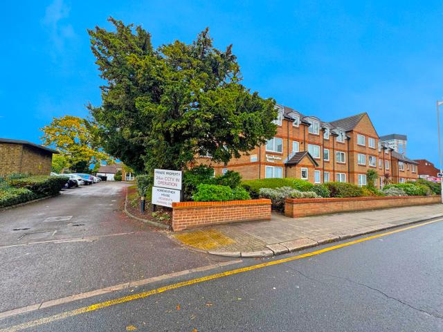 apartment in Home Heather House, Ilford, IG4