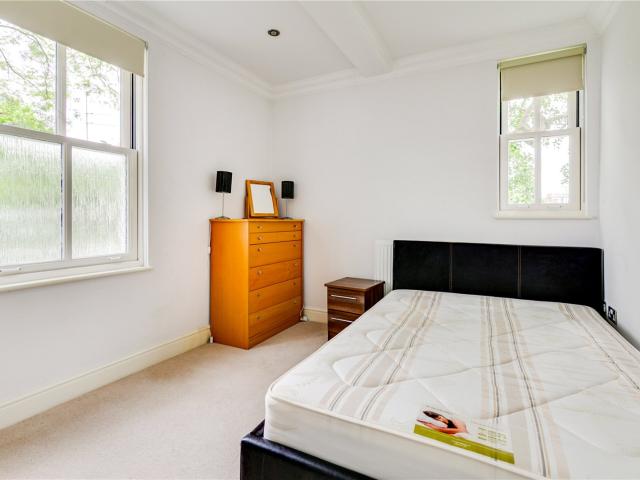 apartment in Hatfield House, Twickenham, TW1