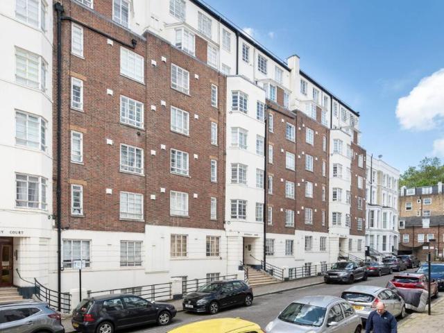 apartment in Hatherley Grove