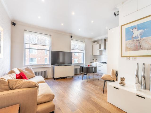 apartment in Hatherley Grove