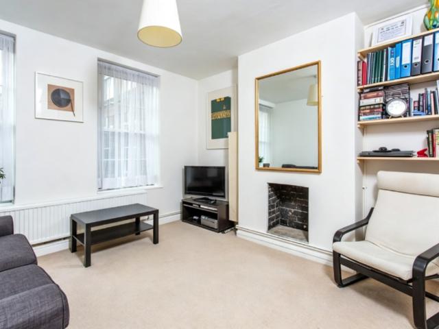 apartment in Hazellville Road,, London, N19 3LZ