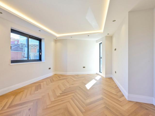apartment in Hazlewood Avenue