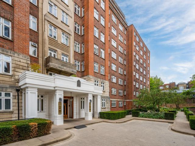 apartment in Hall Road
