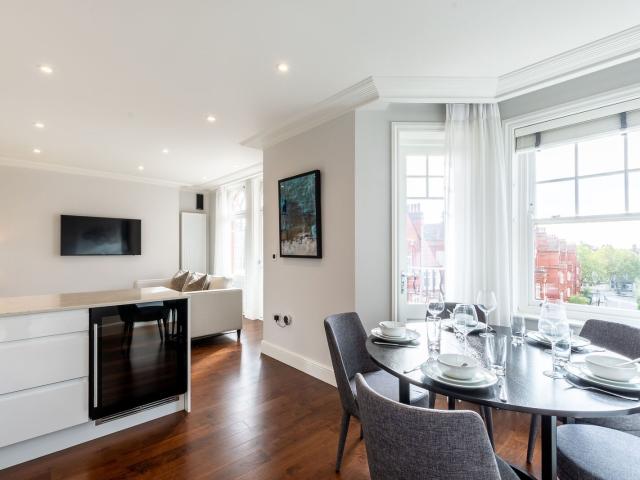 apartment in Hamlet Gardens